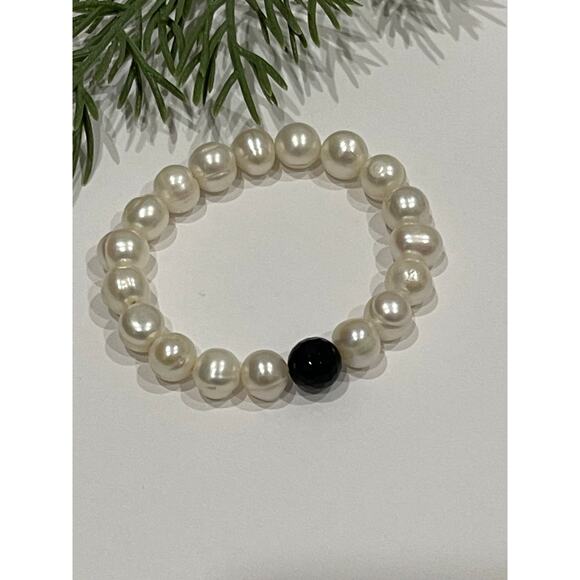 Freshwater Pearl Stretch Bracelet With Black - Picture 1 of 2